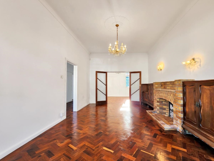 To Let 4 Bedroom Property for Rent in Sea Point Western Cape